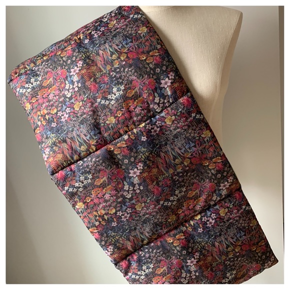 J. CREW Puffer Shawl - Picture 7 of 7